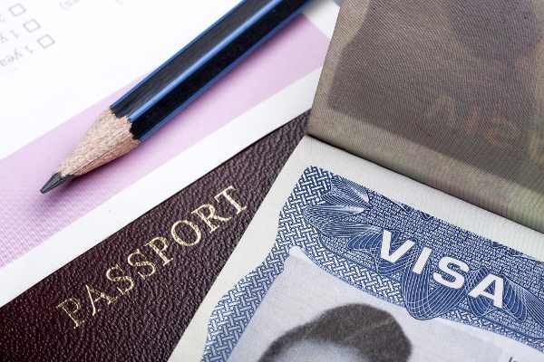 passport-and-visa-600x400 passport-and-visa-600x400
